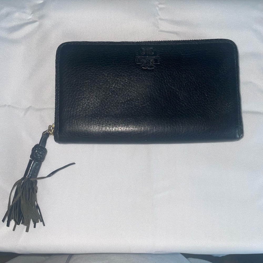 Tory Burch Taylor Zip Continental Wallet in Black Pebbled Leather With Tassel